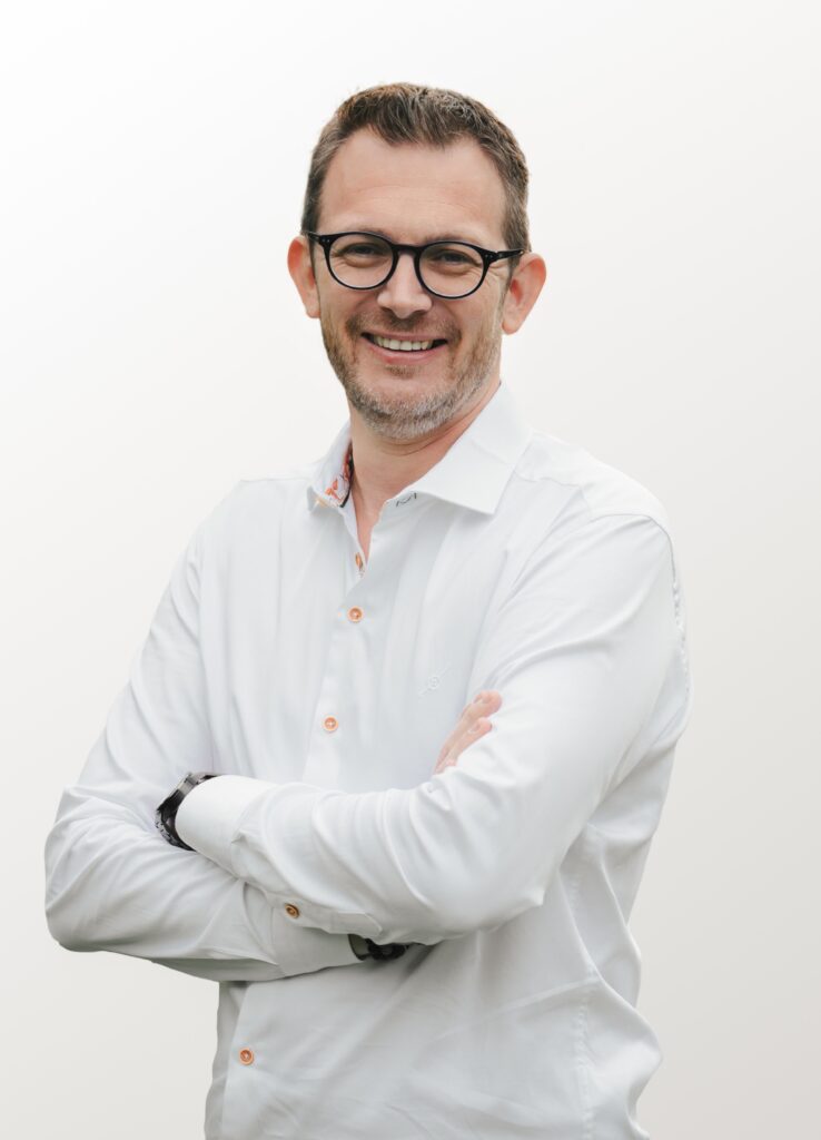Image of the expert: Martial Kratz